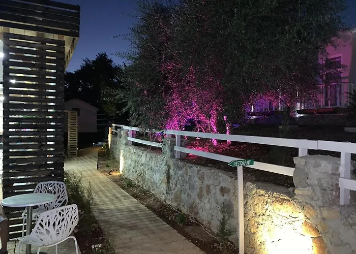 Otel Albanian Garden
