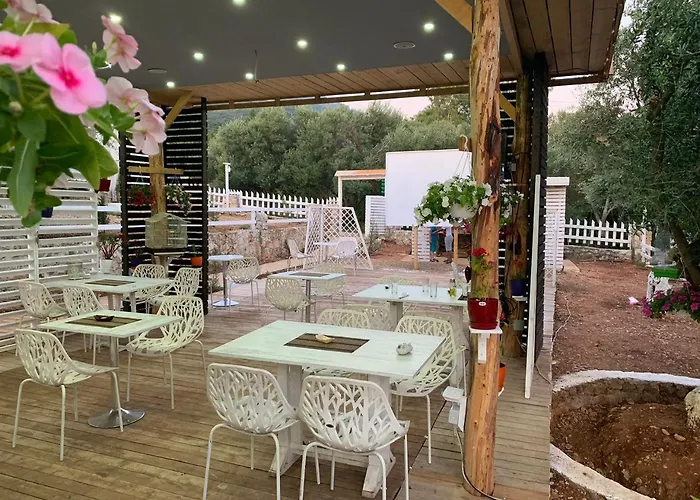 ホテル Albanian Garden 3*