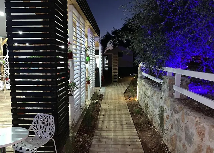 Albanian Garden 酒店